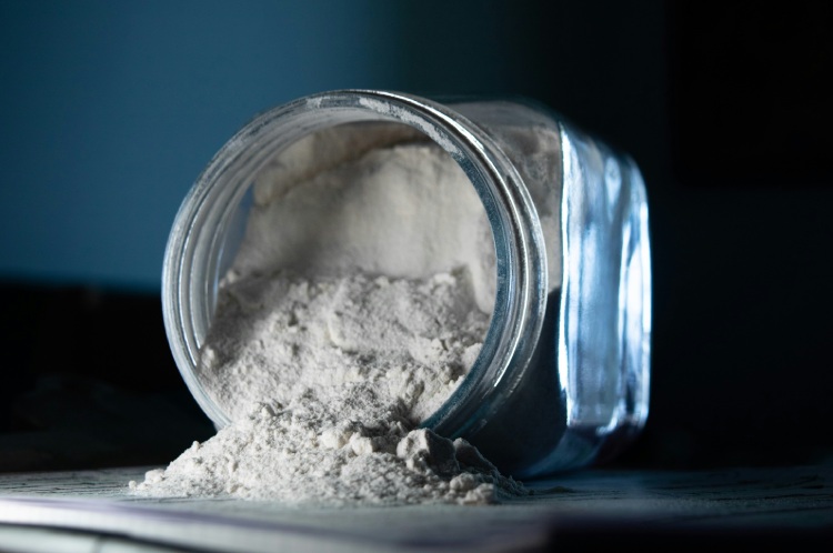 氧化镁属于酸性还是碱性氧化物？